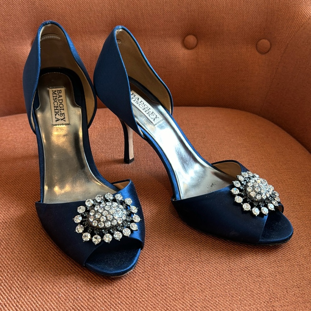 Badgley Mischka Navy Silk Rhinestone D'Orsay Pump Size 9.5
